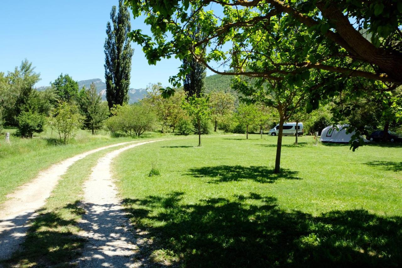 לינה וארוחת בוקר Pradelle Le Moulin מראה חיצוני תמונה